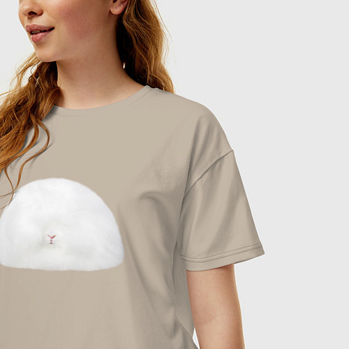 Женская футболка оверсайз Большой пушистый белый кролик / Миндальный – фото 3