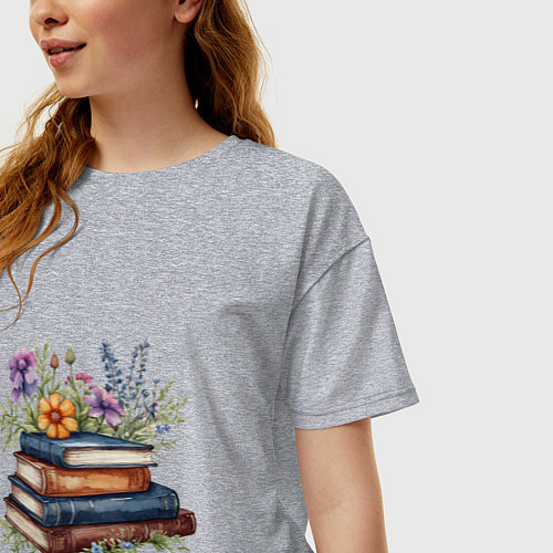 Женская футболка оверсайз Стопка книг с полевыми цветами / Меланж – фото 3