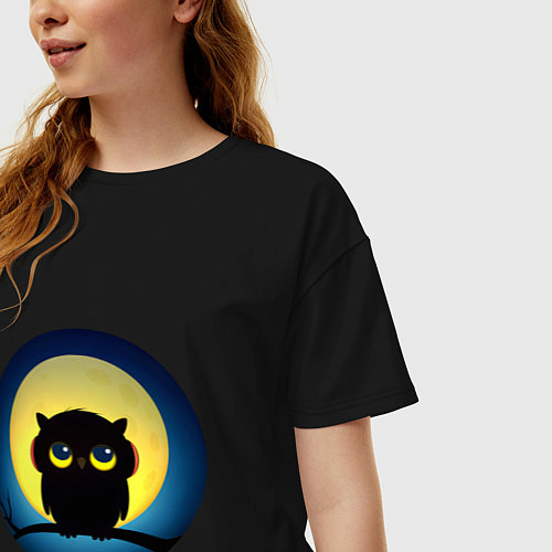 Женская футболка оверсайз Совенок в наушниках на фоне луны / Черный – фото 3