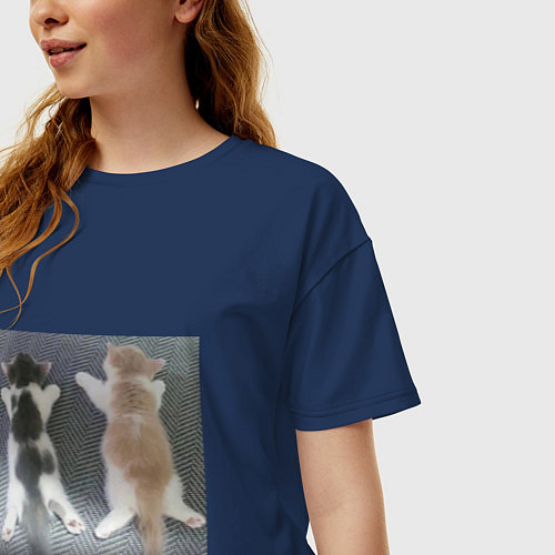 Женская футболка оверсайз Мемные коты умерчики / Тёмно-синий – фото 3