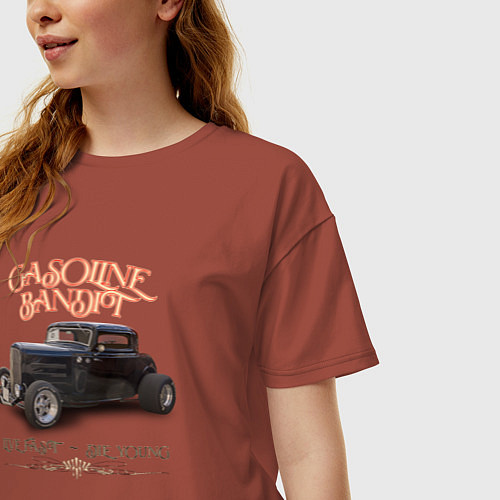 Женская футболка оверсайз Хот род и надпись Gasoline bandit / Кирпичный – фото 3
