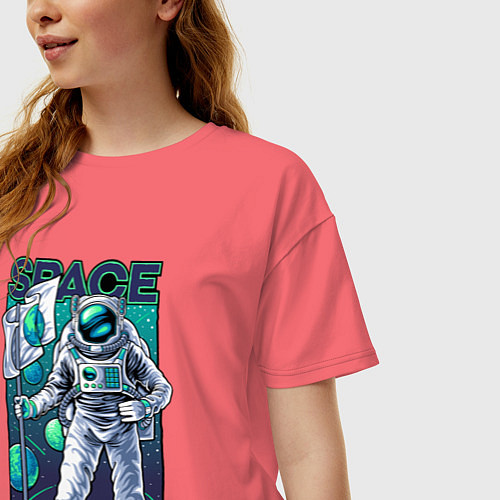 Женская футболка оверсайз Космонавт с флагом на луне / Коралловый – фото 3