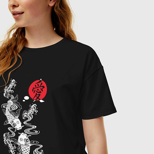Женская футболка оверсайз Японские карпы кои - любовь / Черный – фото 3