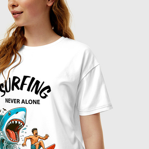 Женская футболка оверсайз Shark and surfer - never alone / Белый – фото 3