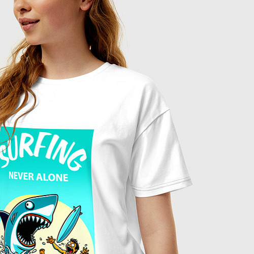 Женская футболка оверсайз Surfing never alone - shark and surfer / Белый – фото 3