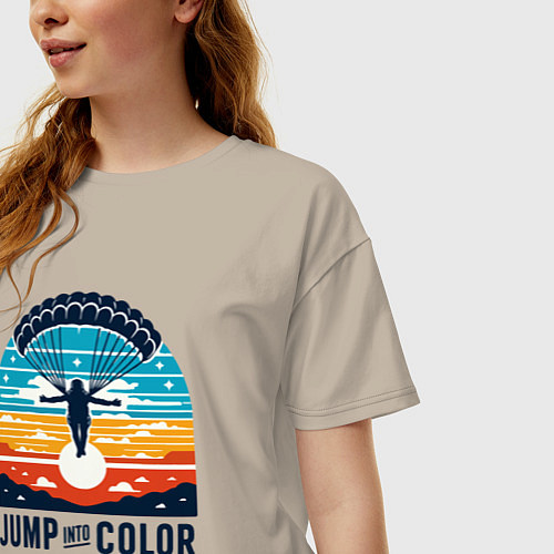 Женская футболка оверсайз Парашютист на фоне закатного неба ретро винтаж / Миндальный – фото 3