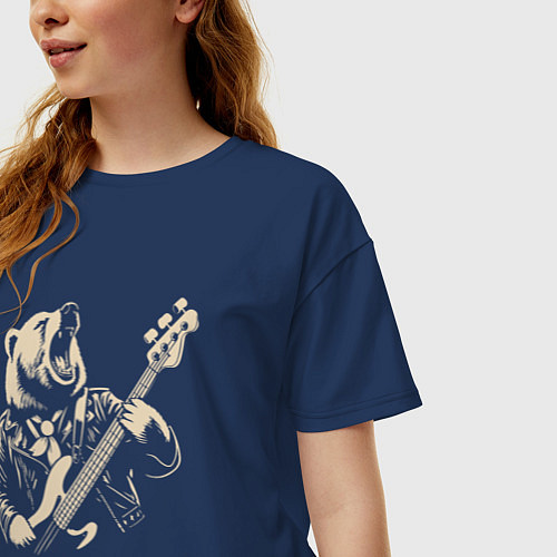 Женская футболка оверсайз Медведь играет на бас гитаре стиль ретро винтаж / Тёмно-синий – фото 3