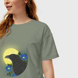 Футболка оверсайз женская Чёрный ворон на ветке под луной, цвет: авокадо — фото 2