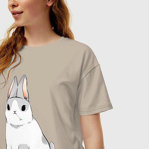 Женская футболка оверсайз Кролик жует траву / Миндальный – фото 3