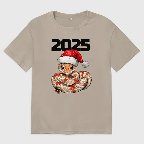 Женская футболка оверсайз Милая змейка в новогодней шапочке / Миндальный – фото 1