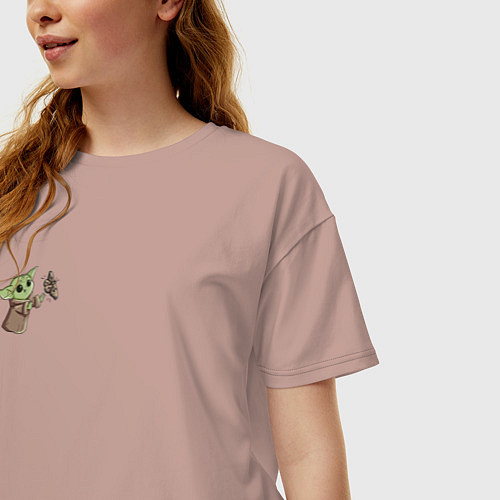 Женская футболка оверсайз Малыш - Беби Йода / Пыльно-розовый – фото 3