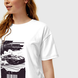 Футболка оверсайз женская Ретро постер с спорткаром, цвет: белый — фото 2