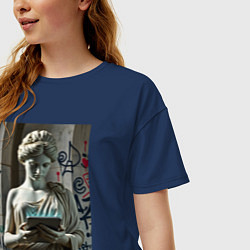 Футболка оверсайз женская Стрит арт и античность, цвет: тёмно-синий — фото 2