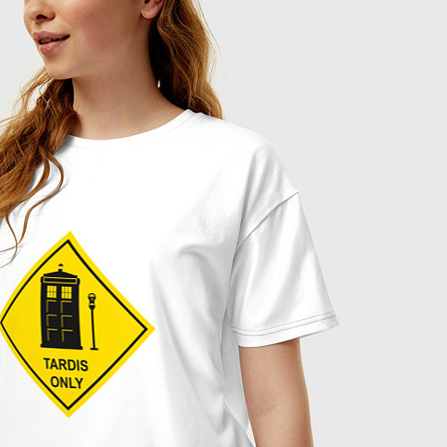 Женская футболка оверсайз Tardis only / Белый – фото 3