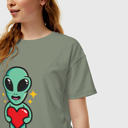Футболка оверсайз женская Пришелец с сердечком, цвет: авокадо — фото 2