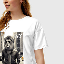 Футболка оверсайз женская Лев модник в Нью-Йорке - нейроарт, цвет: белый — фото 2