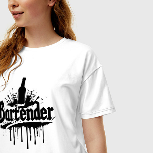 Женская футболка оверсайз Бармен бутылка и бокалы / Белый – фото 3