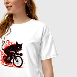 Футболка оверсайз женская Чёрный демонический кот на велосипеде, цвет: белый — фото 2