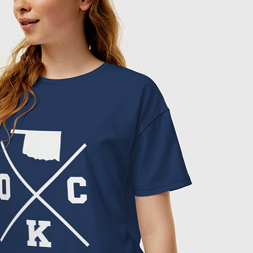 Женская футболка оверсайз OKC map / Тёмно-синий – фото 3