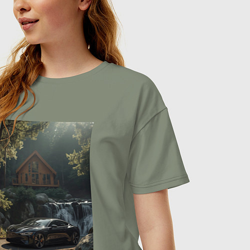 Женская футболка оверсайз Черный суперкар возле коттеджа в лесу / Авокадо – фото 3