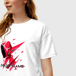 Футболка оверсайз женская Страж из Игры в кальмара, цвет: белый — фото 2