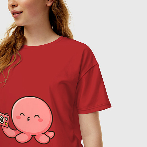 Женская футболка оверсайз Такопи с фотоаппаратом / Красный – фото 3