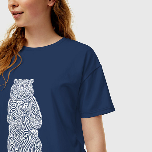 Женская футболка оверсайз Медведь оберег в виде кельтского орнамента / Тёмно-синий – фото 3