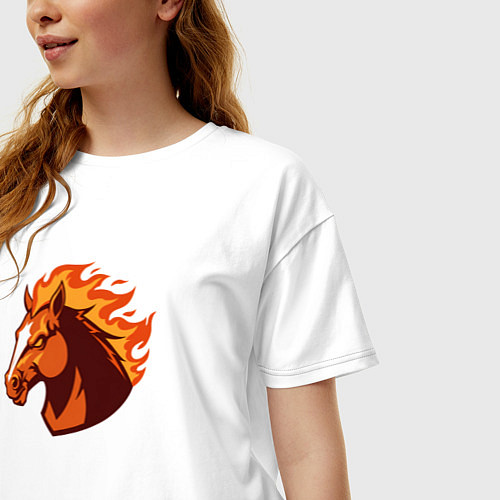 Женская футболка оверсайз Лошадь с огненной гривой / Белый – фото 3