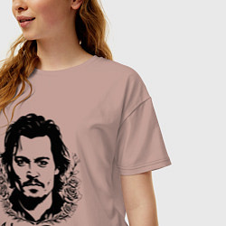 Футболка оверсайз женская Джонни Депп в цветах, цвет: пыльно-розовый — фото 2