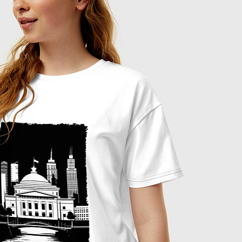 Женская футболка оверсайз Капитолий у высоток / Белый – фото 3