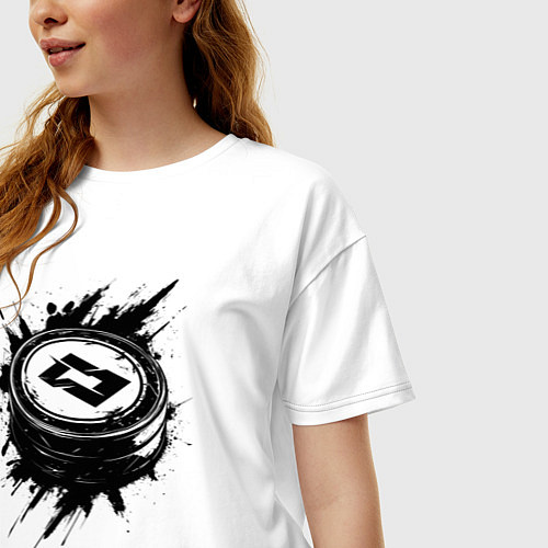 Женская футболка оверсайз Чёрная хоккейная шайба / Белый – фото 3
