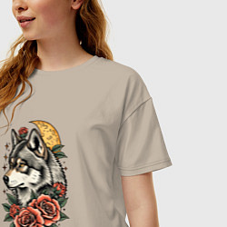 Футболка оверсайз женская Волк на фоне луны в стиле татуировки, цвет: миндальный — фото 2