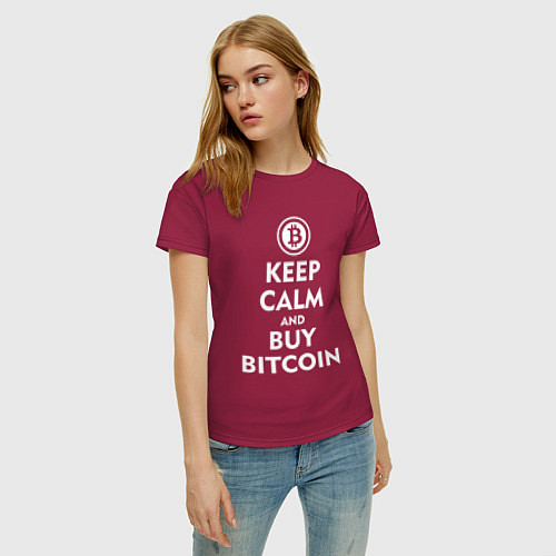 Женская футболка Keep Calm & Buy Bitcoin / Маджента – фото 3