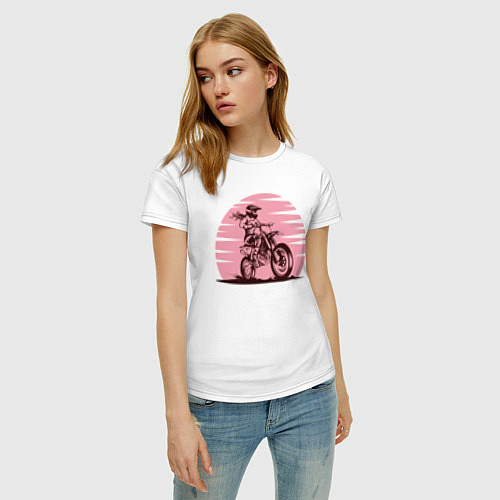 Женская футболка Мотоциклист / Белый – фото 3