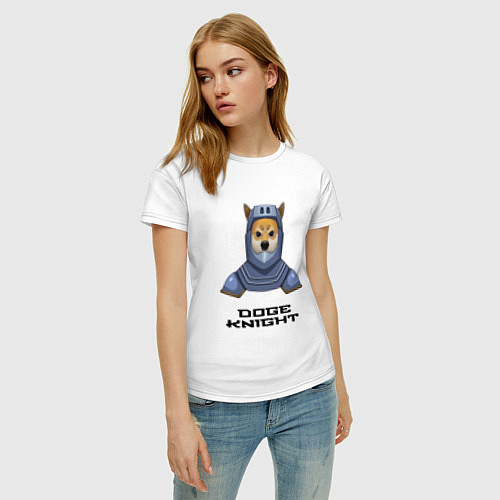 Женская футболка DOGE KNIGHT / Белый – фото 3