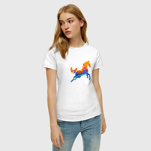 Женская футболка Конь цветной / Белый – фото 3