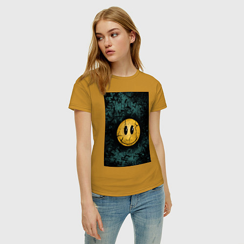 Женская футболка Смайлик на темном фоне / Горчичный – фото 3