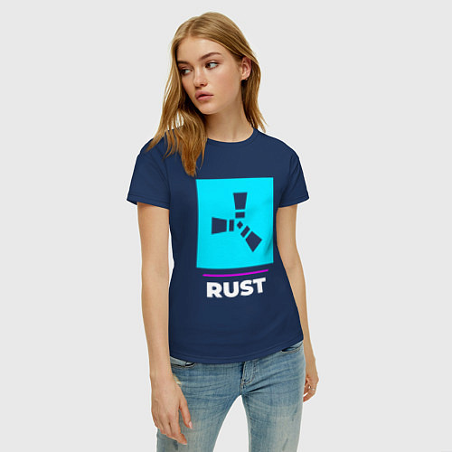 Женская футболка Символ Rust в неоновых цветах / Тёмно-синий – фото 3