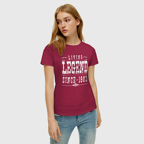 Женская футболка Живая легенда с 1982 года / Маджента – фото 3