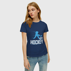 Футболка хлопковая женская Хоккей Силуэт спортсмена, цвет: тёмно-синий — фото 2