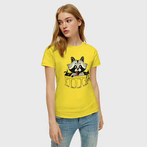 Женская футболка Живи быстро ешь мусор - енот в баке / Желтый – фото 3