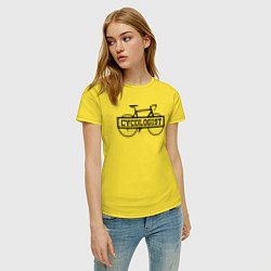 Футболка хлопковая женская Cycologist - велосипедист, цвет: желтый — фото 2