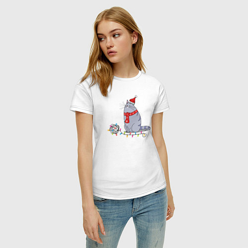 Женская футболка Кошка Хлоя новогодняя / Белый – фото 3