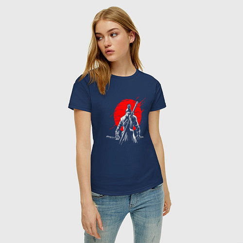 Женская футболка Призрак Цусимы - Красное солнце / Тёмно-синий – фото 3