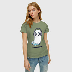 Футболка хлопковая женская Прикольный призрак в наушниках, цвет: авокадо — фото 2
