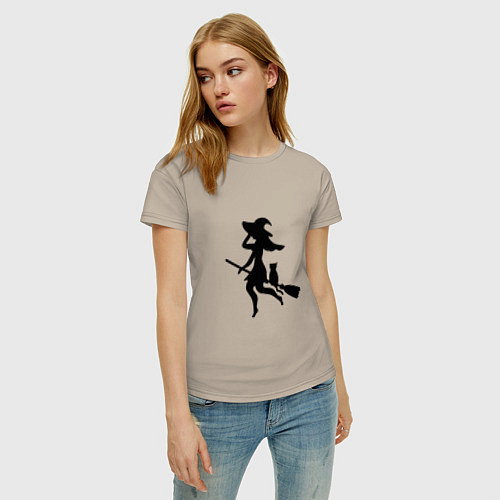 Женская футболка Ведьмочка и кот на метле / Миндальный – фото 3