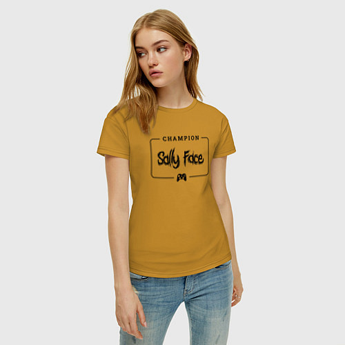 Женская футболка Sally Face gaming champion: рамка с лого и джойсти / Горчичный – фото 3