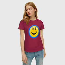 Футболка хлопковая женская Смайлик улыбающийся эмодзи, цвет: маджента — фото 2