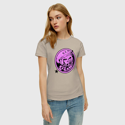 Женская футболка Violet Gagarin / Миндальный – фото 3