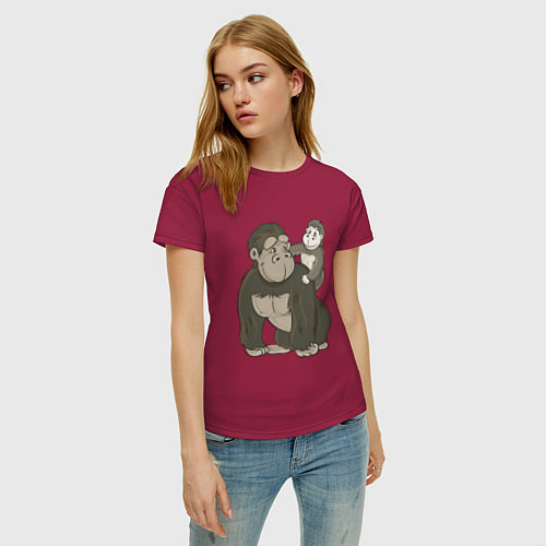 Женская футболка Мультяшная горилла с детенышем / Маджента – фото 3